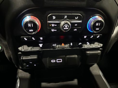 Used 2022 GMC Sierra 2500 AT4 w/ Gooseneck/5TH Wheel Package image 15