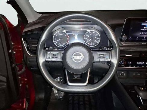 Used 2021 Nissan Rogue SV image 18