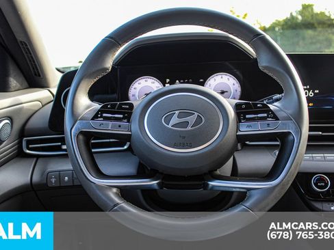 Used 2025 Hyundai Elantra SEL FWD image 22