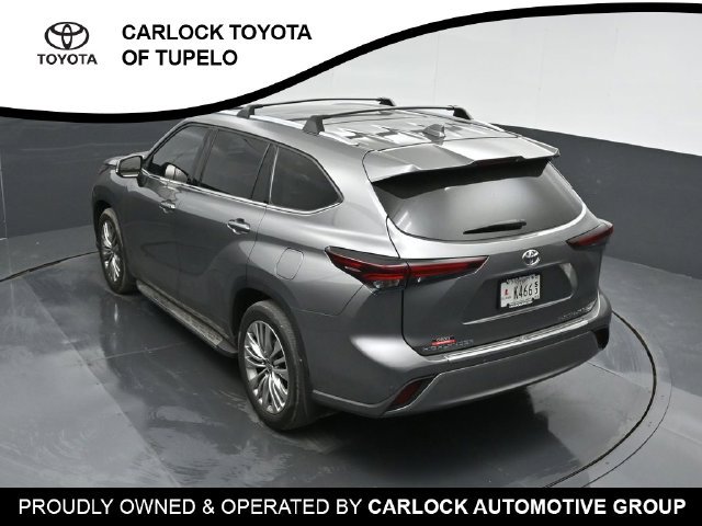 Used 2025 Toyota Highlander Platinum AWD/4WD image 55