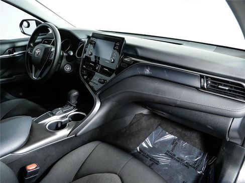 Used 2022 Toyota Camry LE FWD image 21