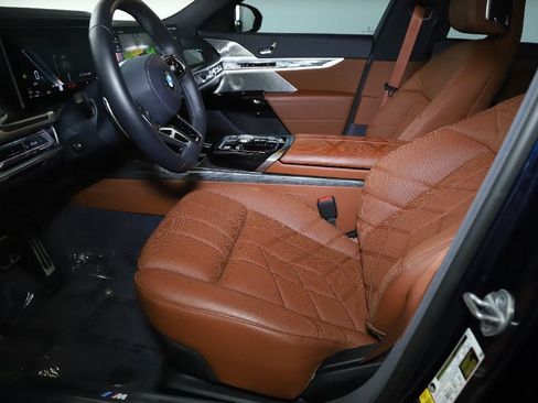 Used 2023 BMW 760i xDrive w/ Luxury Rear Seating Package AWD/4WD image 22