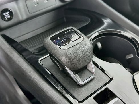 Used 2025 Nissan Rogue SV FWD image 24