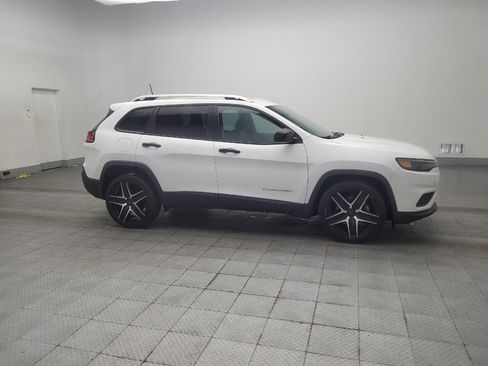 Used 2021 Jeep Cherokee Latitude FWD image 11
