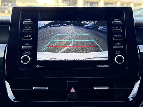 Used 2022 Toyota Camry LE image 21