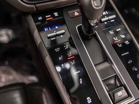 Used 2022 Porsche Macan S image 28