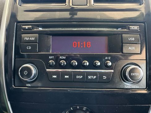 Used 2015 Nissan Versa Note SR image 16