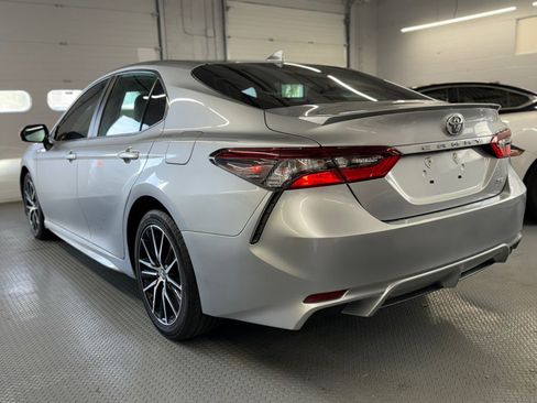 Used 2021 Toyota Camry SE FWD image 10
