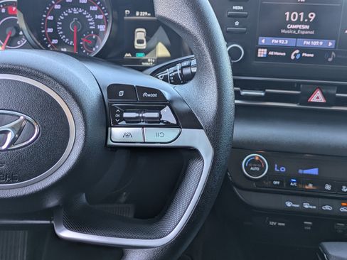 Used 2023 Hyundai Elantra SEL FWD image 21