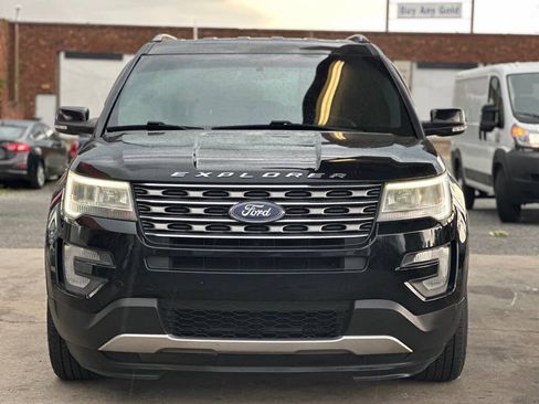 Used 2016 Ford Explorer XLT AWD/4WD image 2