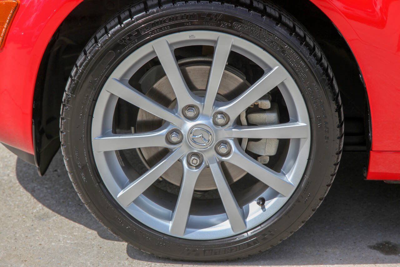 Used 2007 MAZDA MX-5 Miata Grand Touring w/ Premium Pkg RWD image 9