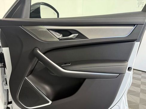 Certified 2025 Jaguar F-PACE R-Dynamic S image 34