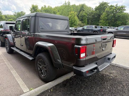 New 2026 Jeep Gladiator Sport AWD/4WD image 3