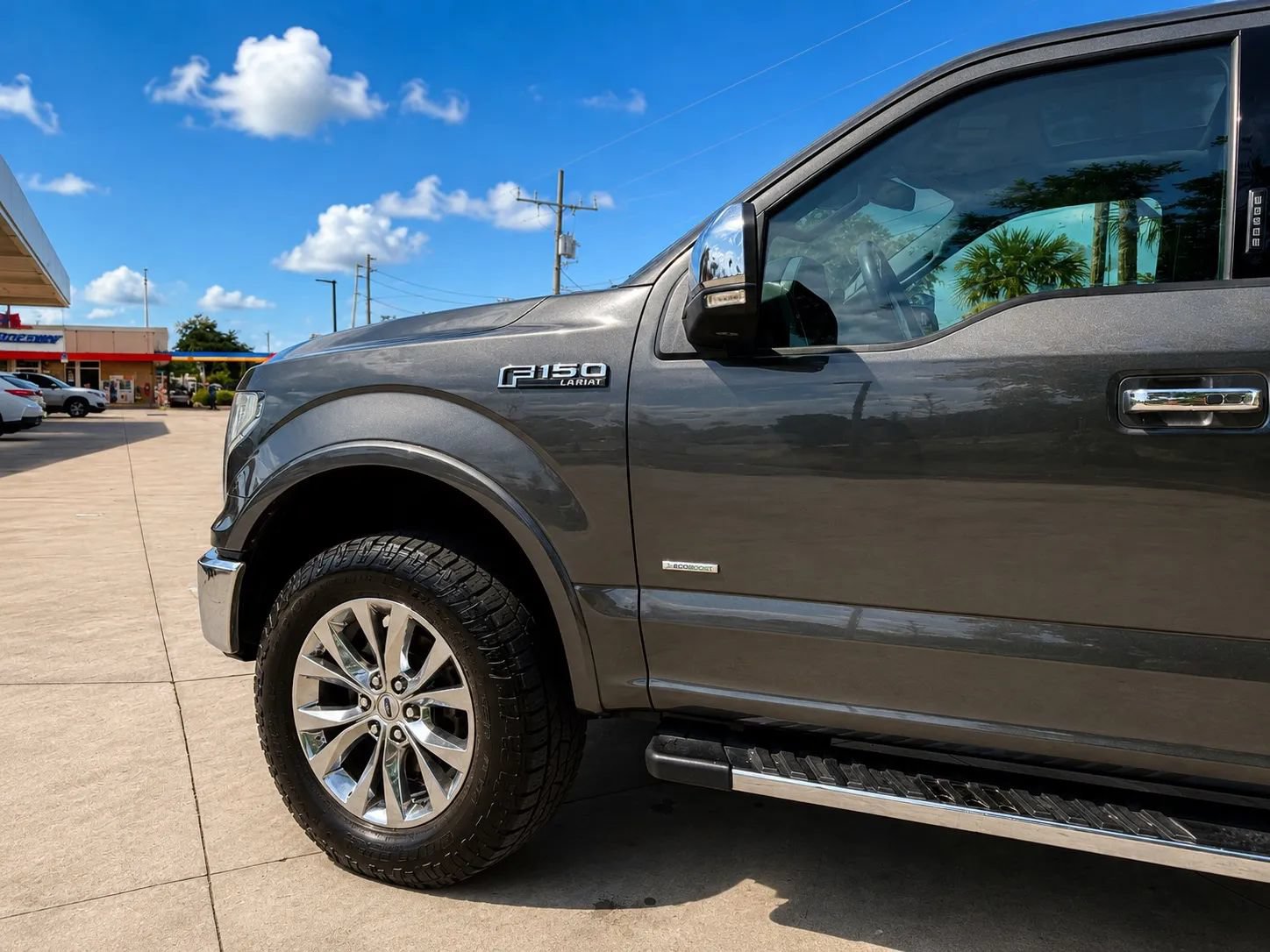 Used 2015 Ford F150 Lariat w/ Equipment Group 502A Luxury AWD/4WD image 6
