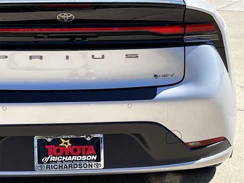 New 2026 Toyota Prius LE image 6