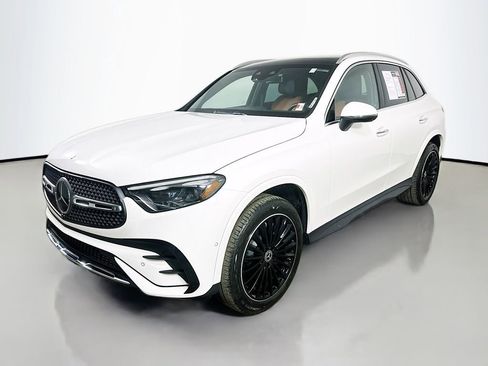 Used 2024 Mercedes-Benz GLC 300 image 3