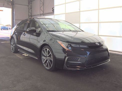 Used 2022 Toyota Corolla SE FWD image 2
