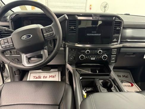 New 2026 Ford F350 4x4 Crew Cab DRW Super Duty image 15