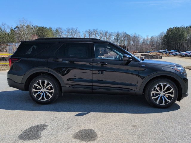New 2026 Ford Explorer ST-Line RWD image 3