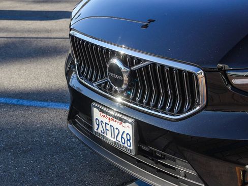 Certified 2025 Volvo XC40 B5 Core w/ Protection Package Premier image 13