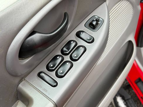 Used 2002 Ford F150 XLT image 20