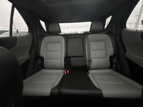 Used 2021 Chevrolet Equinox Premier image 29
