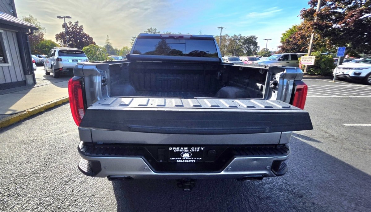 Used 2020 GMC Sierra 1500 Denali w/ Denali Ultimate Package AWD/4WD image 11