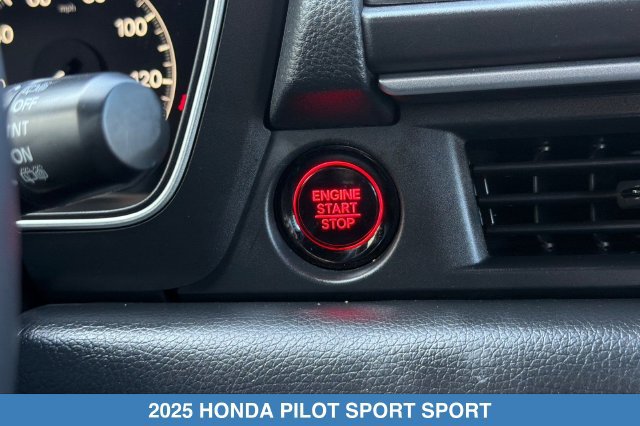 Certified 2025 Honda Pilot Sport image 26