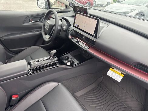 New 2026 Toyota Prius Plug-In Hybrid FWD image 10