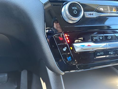 Used 2022 Ford Explorer Limited w/ Equipment Group 301A image 25