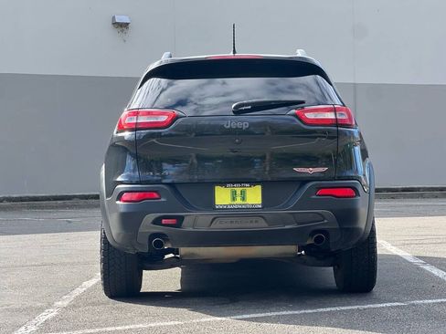 Used 2015 Jeep Cherokee Trailhawk w/ Leather Interior Group AWD/4WD image 4