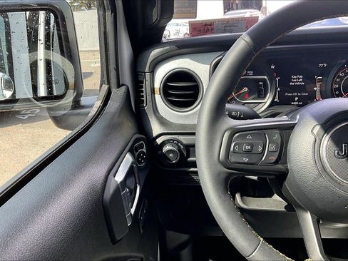 Used 2024 Jeep Wrangler Unlimited Sport AWD/4WD image 16