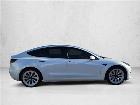 Used 2021 Tesla Model 3 Standard Range Plus image 4