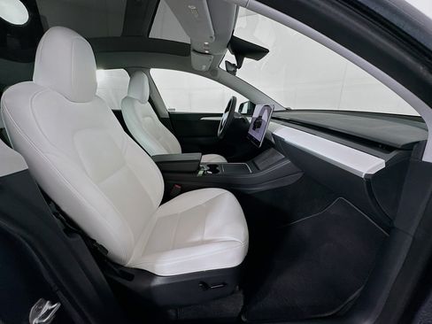 Used 2023 Tesla Model Y Long Range image 29