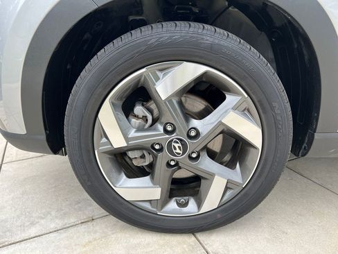 Certified 2025 Hyundai Venue SEL FWD image 25