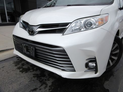 Used 2020 Toyota Sienna XLE Premium image 16