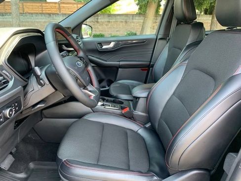 Certified 2025 Ford Escape ST-Line Select w/ Tech Pack #1 AWD/4WD image 15