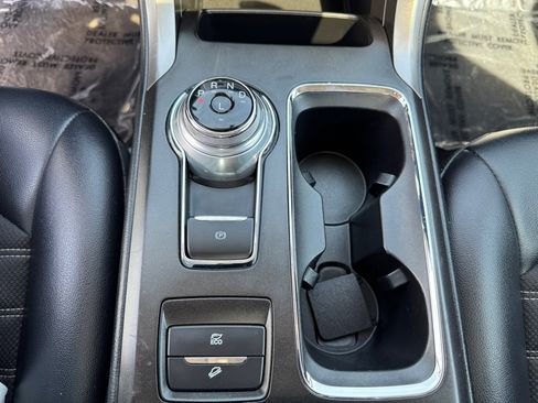 Used 2017 Ford Fusion SE w/ Equipment Group 601A image 39