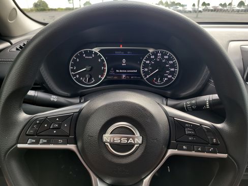 Used 2024 Nissan Sentra SV FWD image 25