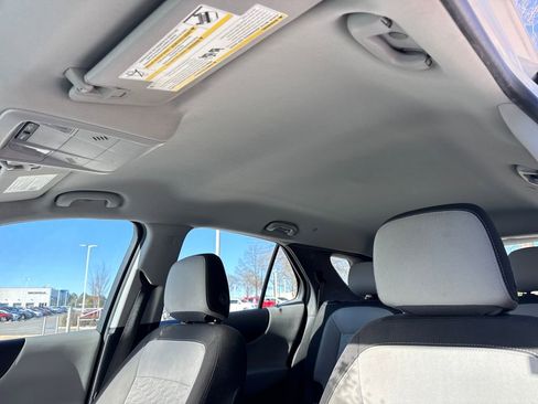 Used 2021 Chevrolet Equinox LS image 25