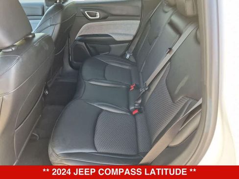 Used 2024 Jeep Compass Latitude AWD/4WD image 18