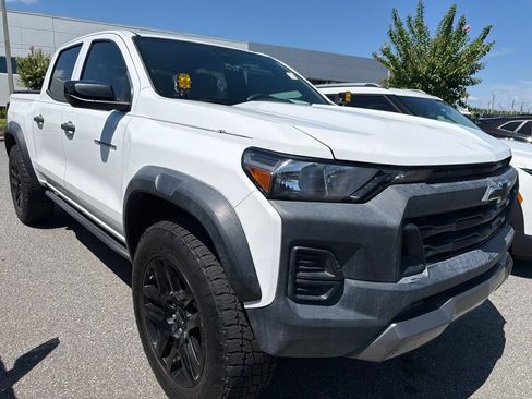 Used 2024 Chevrolet Colorado Trail Boss w/ Advanced Trailering Package AWD/4WD image 2