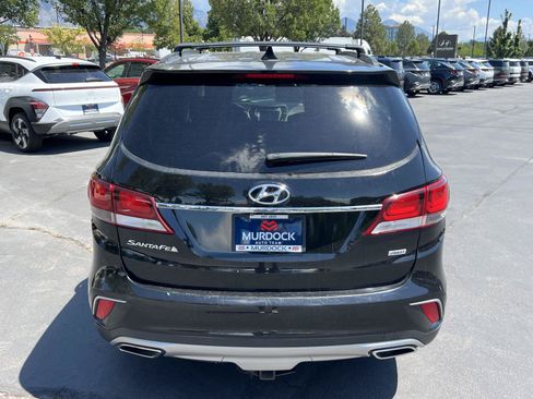 Used 2017 Hyundai Santa Fe SE AWD/4WD image 9