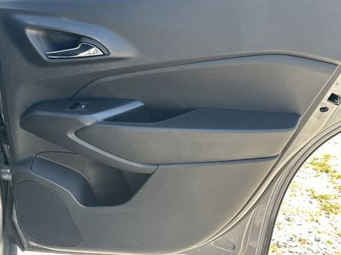 Used 2024 Chevrolet Trax LT image 16