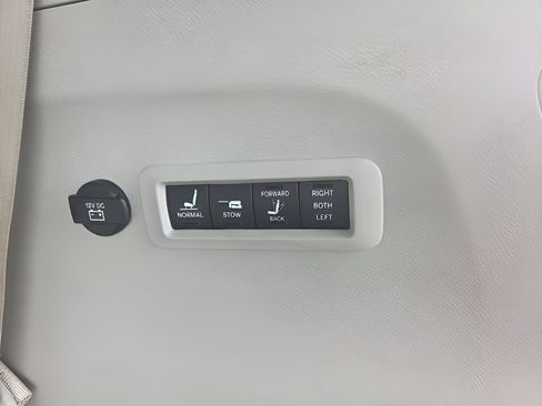 Used 2021 Chrysler Pacifica Limited w/ Premium & Safety Sphere Group AWD/4WD image 14