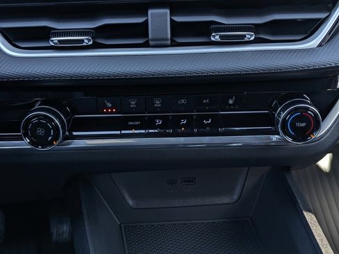 New 2026 Chevrolet Equinox LT w/ Midnight Edition image 24