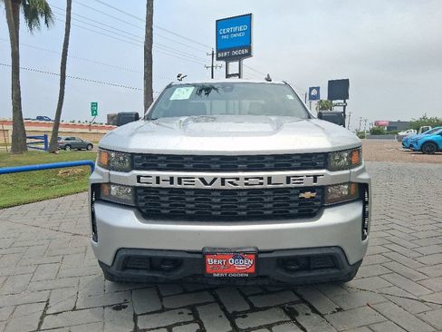 Used 2022 Chevrolet Silverado 1500 Custom w/ Safety Confidence Package RWD image 2