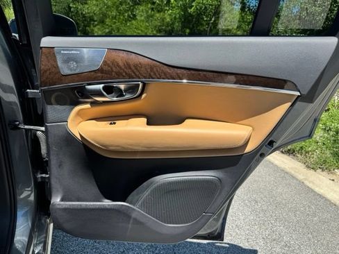 Used 2017 Volvo XC90 T6 Momentum w/ Vision Package AWD/4WD image 16