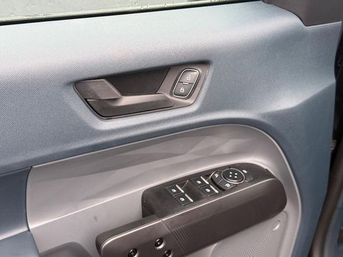 New 2025 Ford Maverick XLT image 17