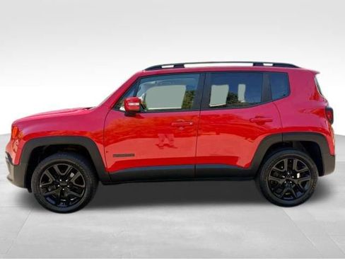Used 2018 Jeep Renegade Altitude image 2